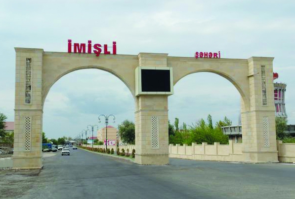 Səhiyyə naziri Oqtay Şirəliyev İmişlidə vətəndaşları qəbul edib