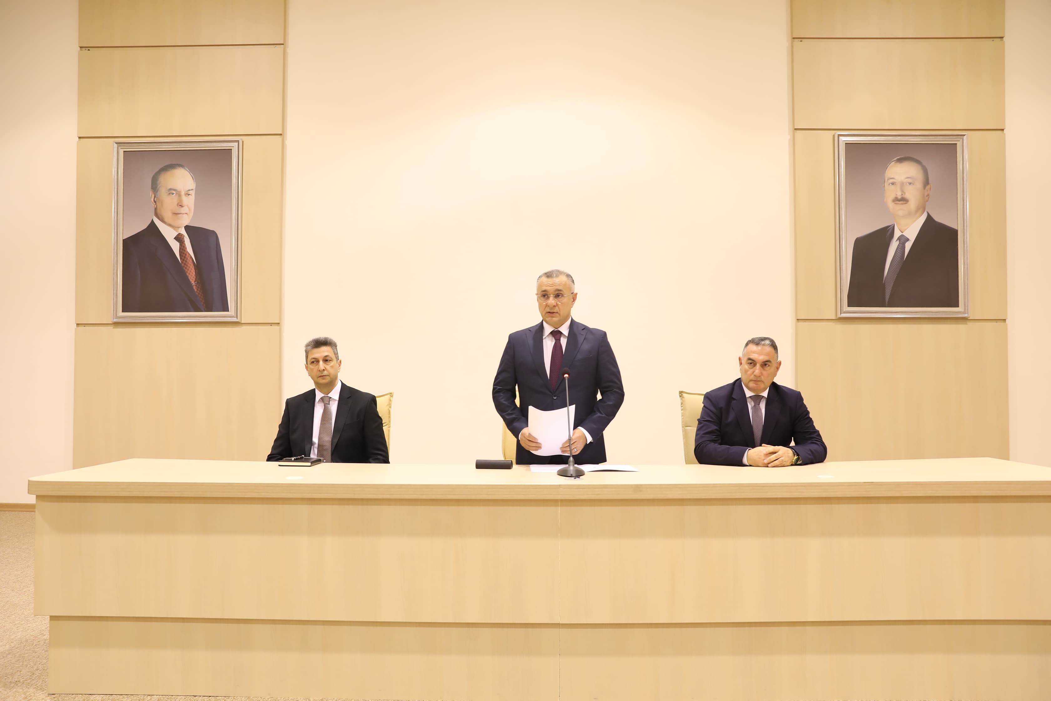 Səhiyyə naziri yeni rektoru kollektivə təqdim edib