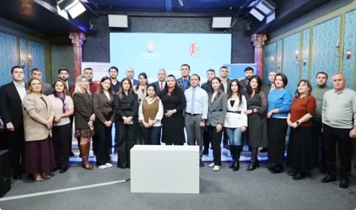 Respublika QİÇS-lə Mübarizə Mərkəzi stomatoloqlara təlimlər keçir